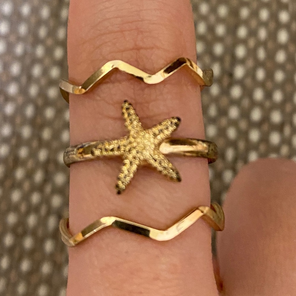 gold rings set of three